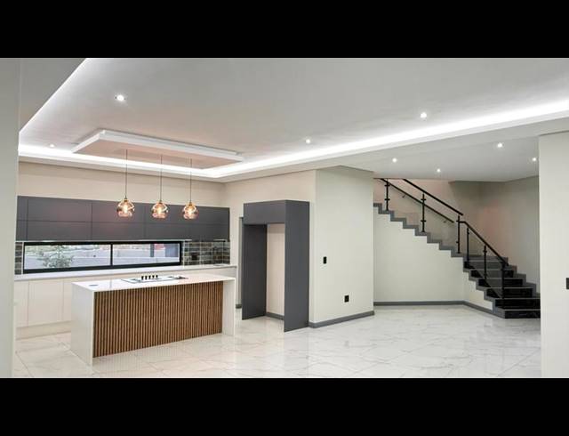 5 BEDROOM HOUSE FOR SALE IN FOUNTAINBROOK ESTATE